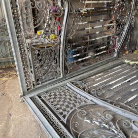 Gia công khung cửa sắt 