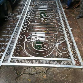 Gia công khung cửa sắt mỹ thuật 